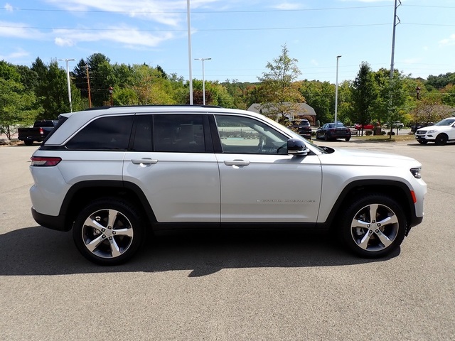 2022 Jeep Grand Cherokee Limited photo 7