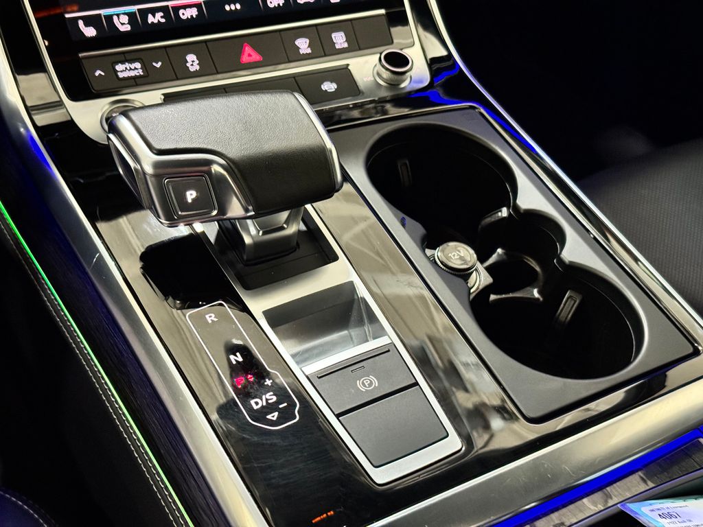 2022 Audi Q8 55 Premium Plus photo 12