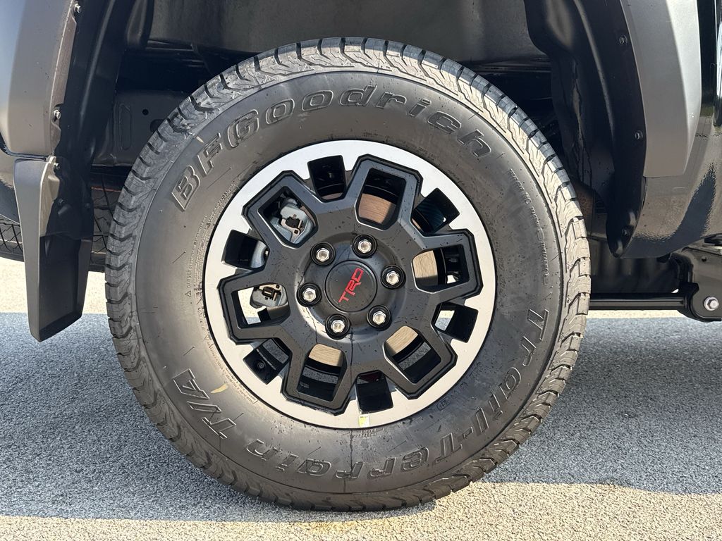 2025 Toyota Tacoma TRD Off-Road photo 18