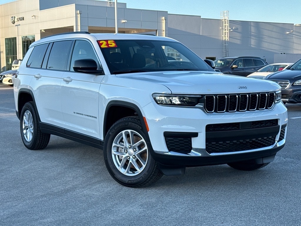 2025 Jeep Grand Cherokee L Laredo's photo