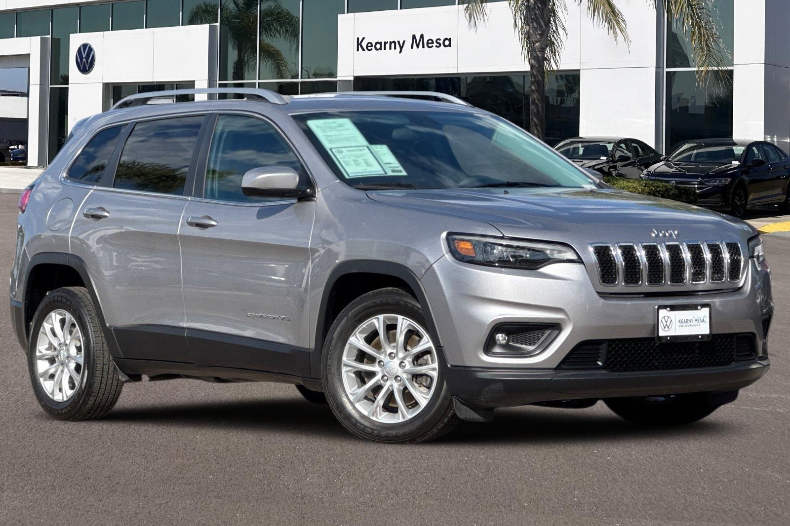 2019 Jeep Cherokee Latitude photo 2