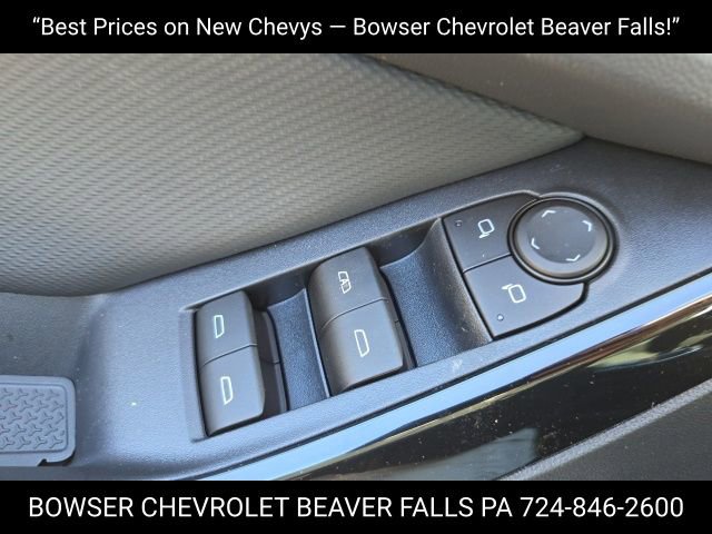 2026 Chevrolet Equinox LT photo 2