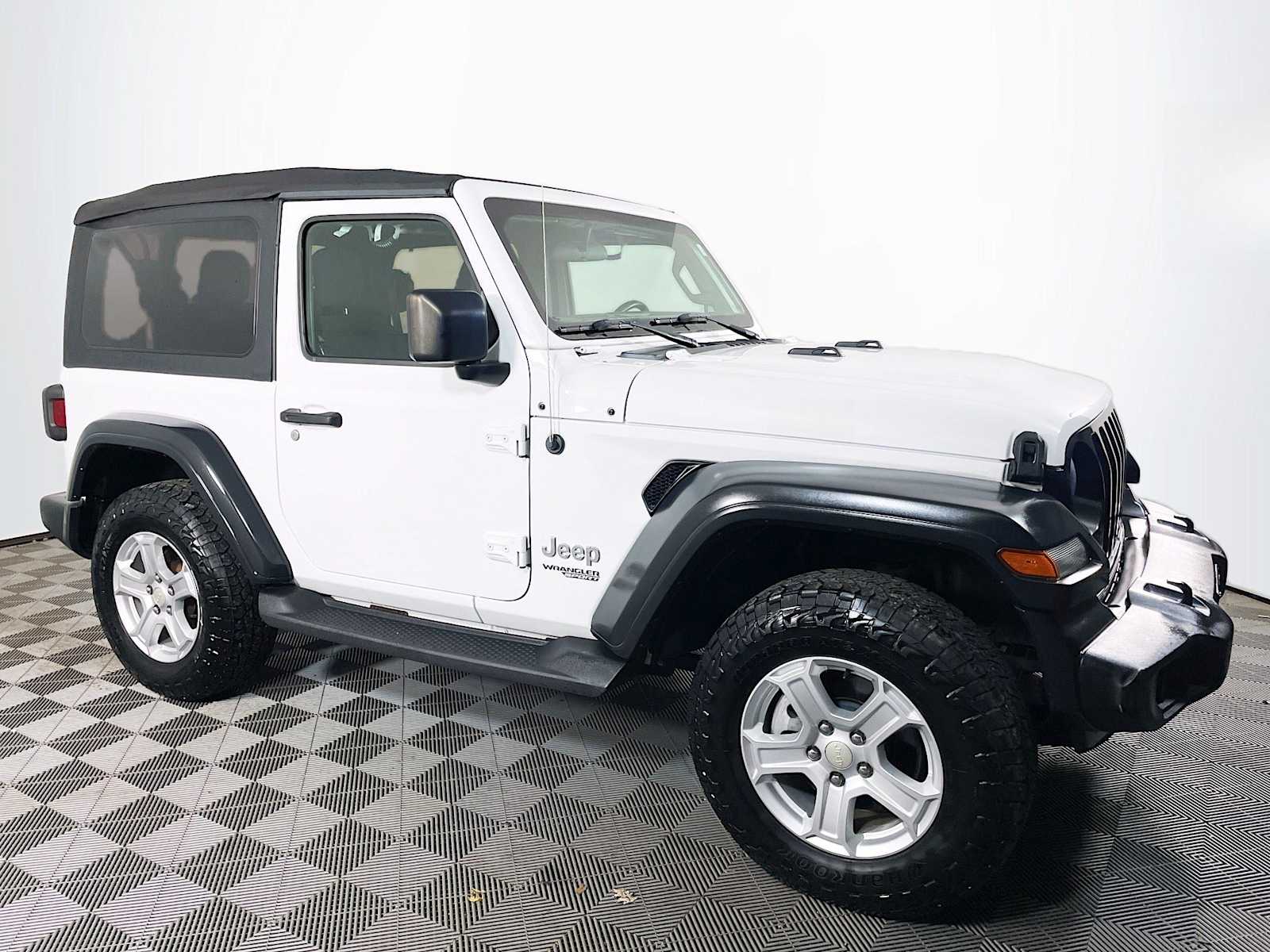 2020 Jeep Wrangler Sport S photo 3