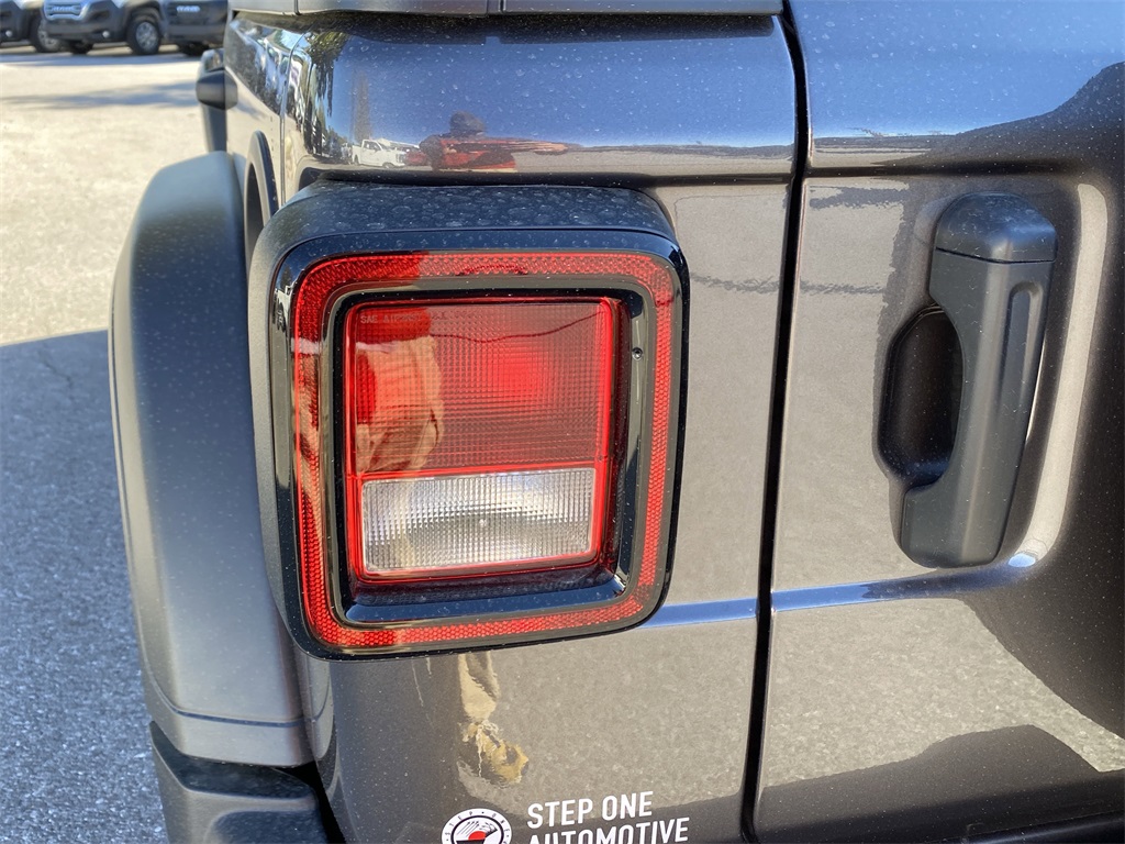 2025 Jeep Wrangler Sport photo 9
