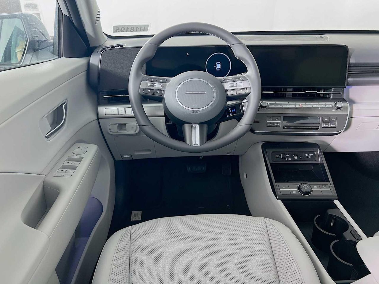 2026 Hyundai Kona SEL photo 9