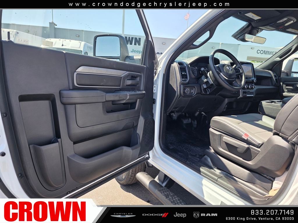 2026 Ram 3500 Tradesman photo 9
