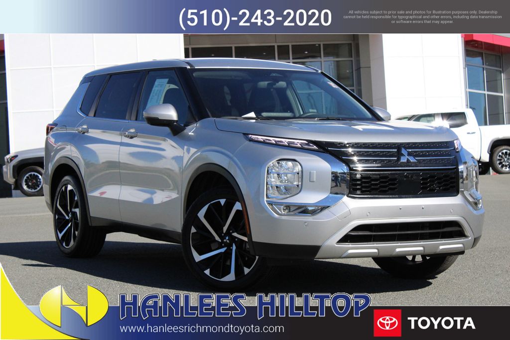 2024 Mitsubishi Outlander SE's photo