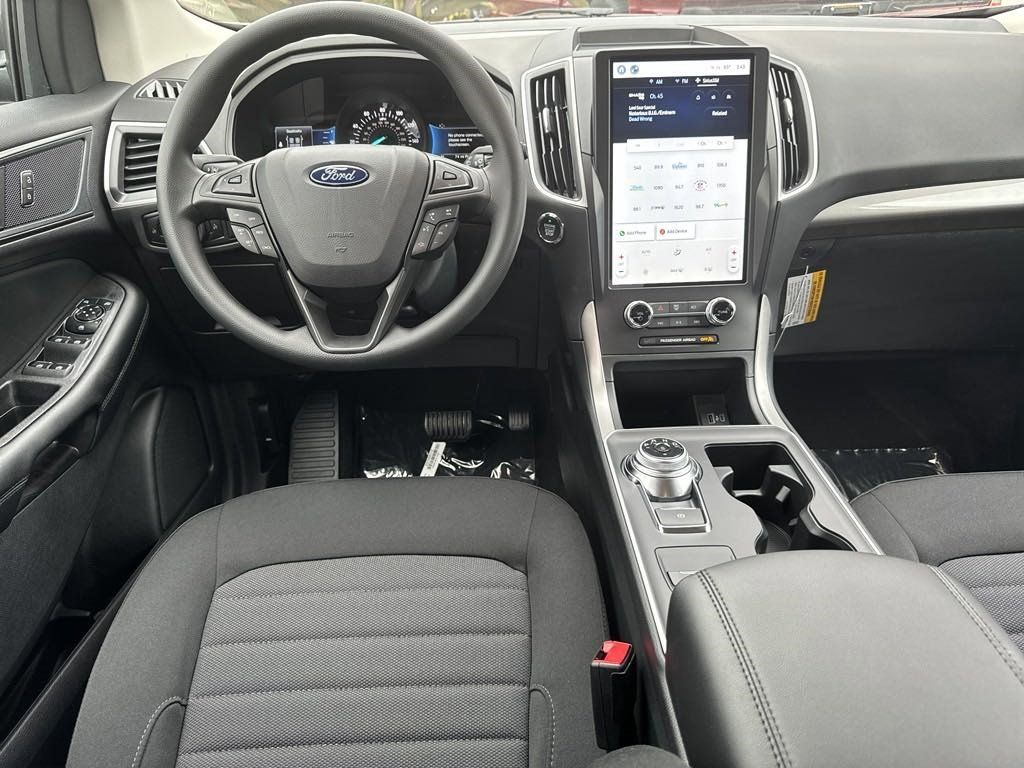 2024 Ford Edge SE photo 4