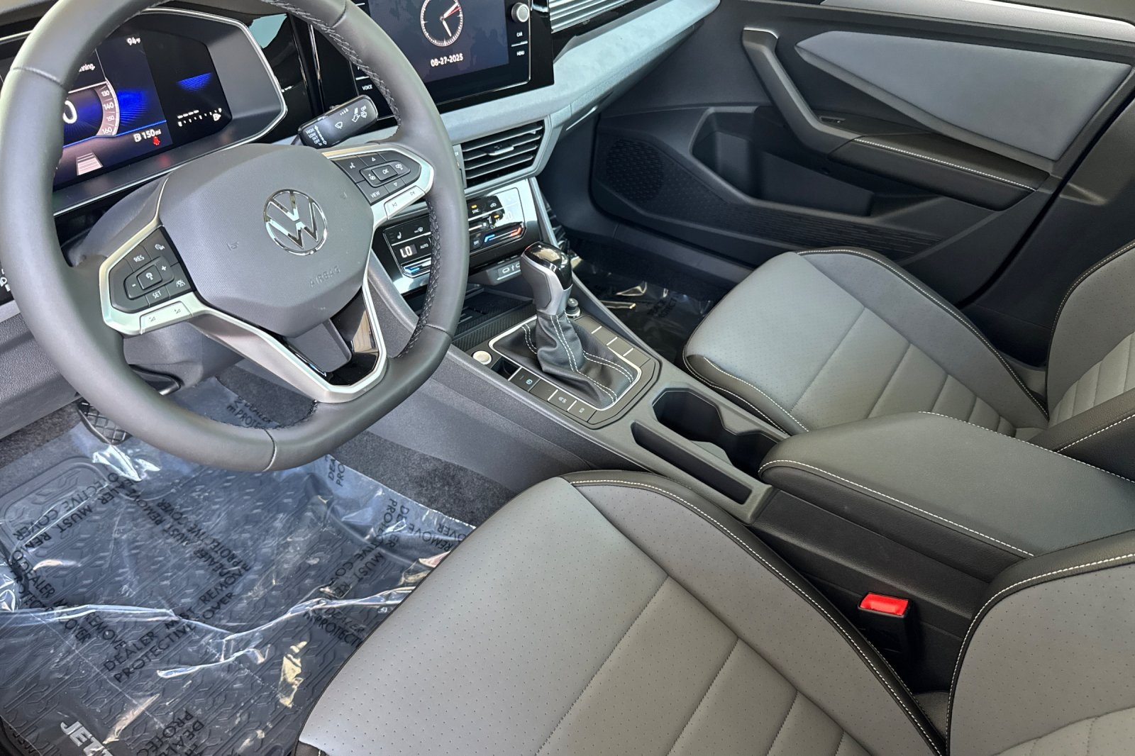2025 Volkswagen Jetta 1.5T SE photo 9
