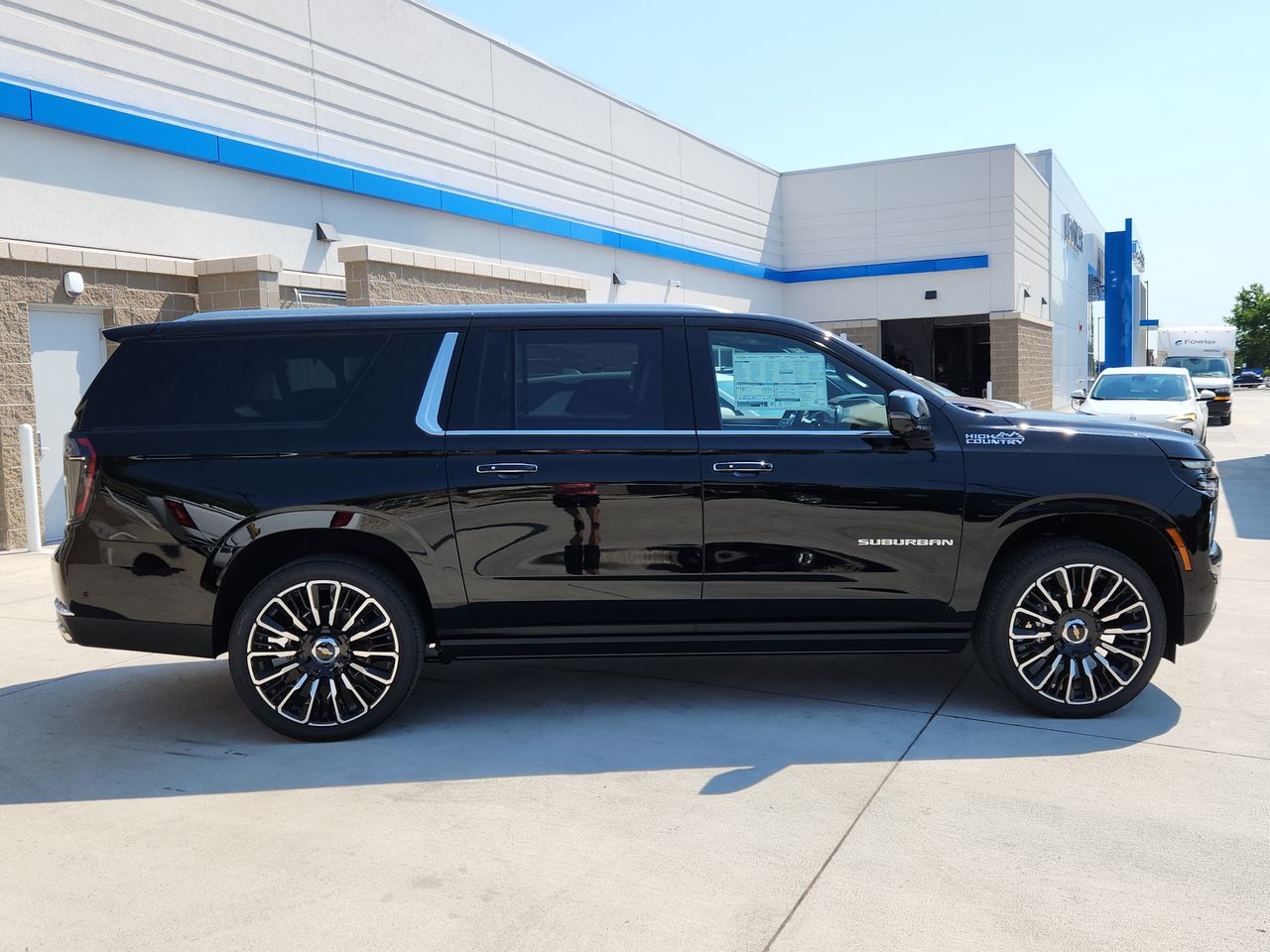 2025 Chevrolet Suburban High Country photo 8