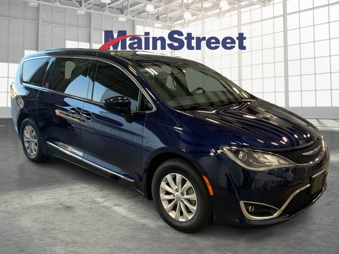 2018 Chrysler Pacifica Touring Plus photo 7