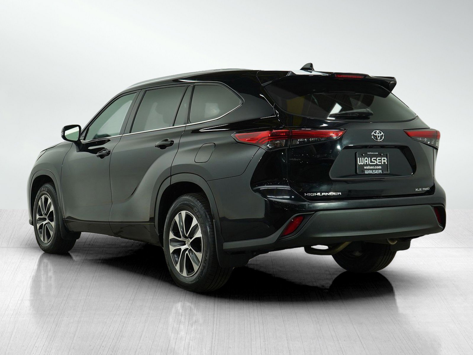 2022 Toyota Highlander XLE photo 3