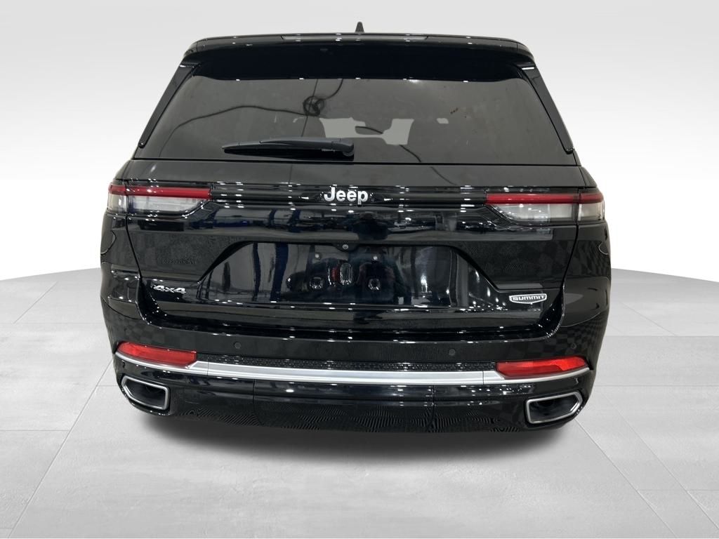 2022 Jeep Grand Cherokee Summit photo 3