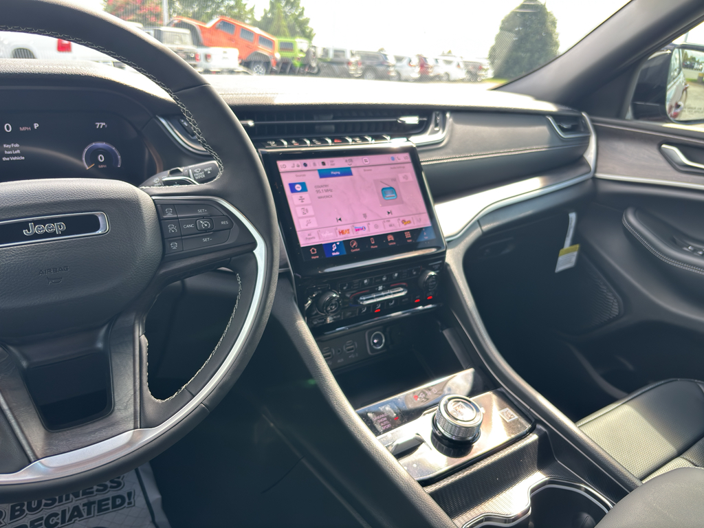 2025 Jeep Grand Cherokee Limited photo 36