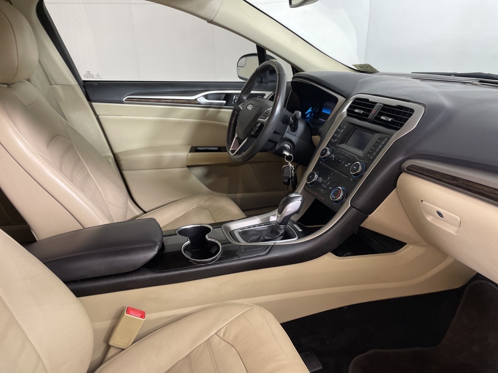 2015 Ford Fusion SE photo 14