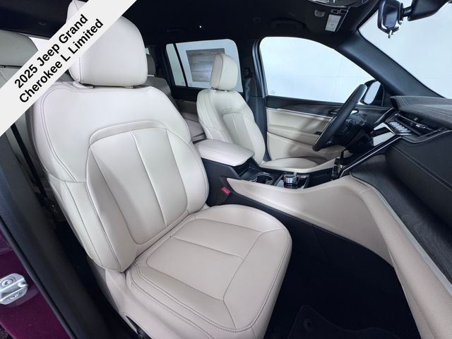 2025 Jeep Grand Cherokee Limited photo 14