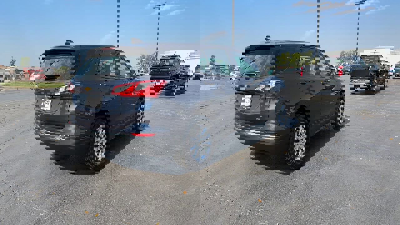 2018 Chevrolet Equinox LS photo 8