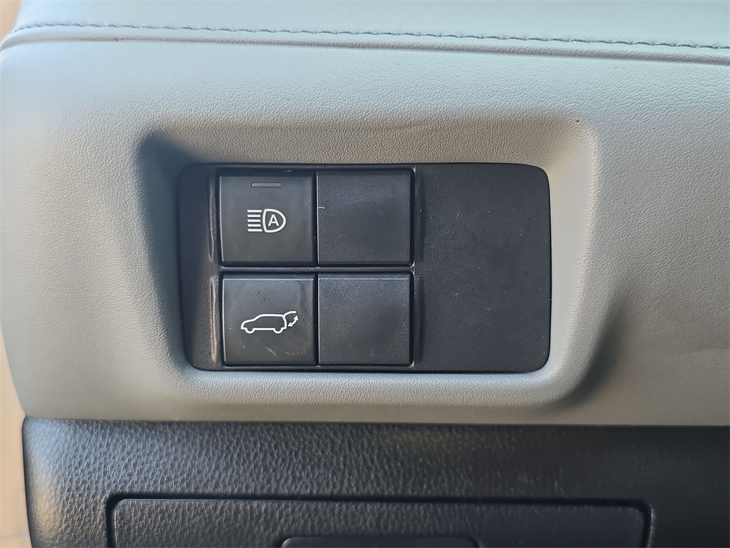 2020 Toyota Highlander XLE photo 14