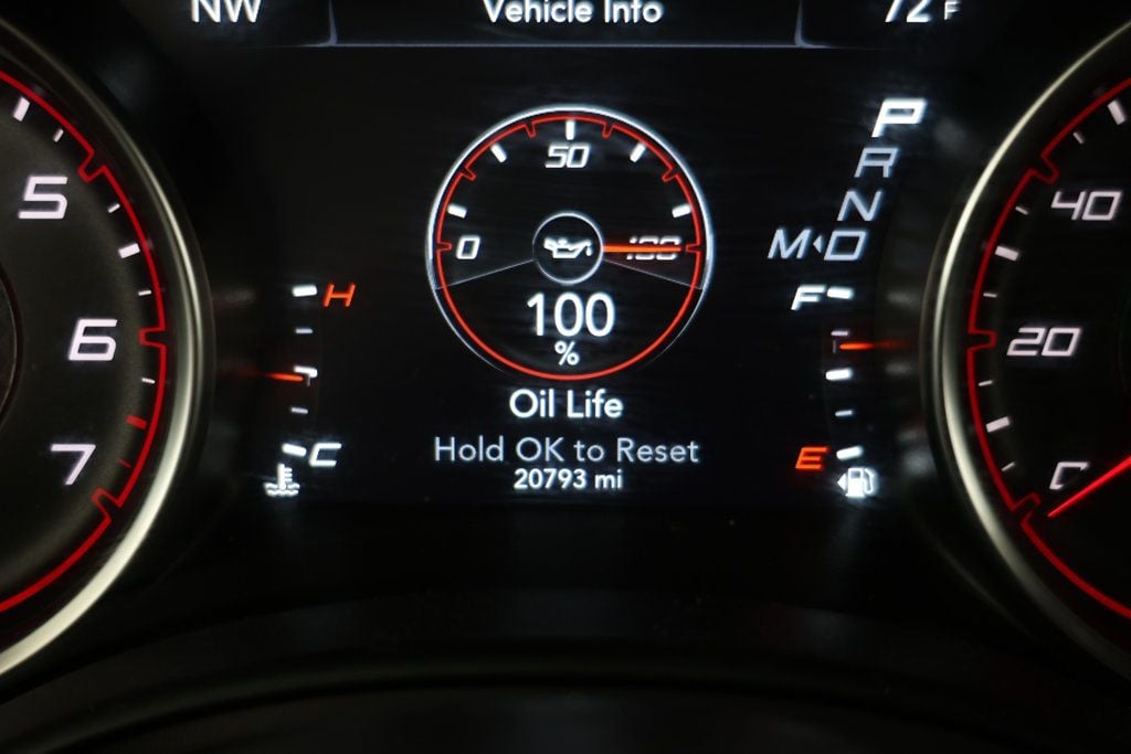 2023 Dodge Charger SXT photo 12