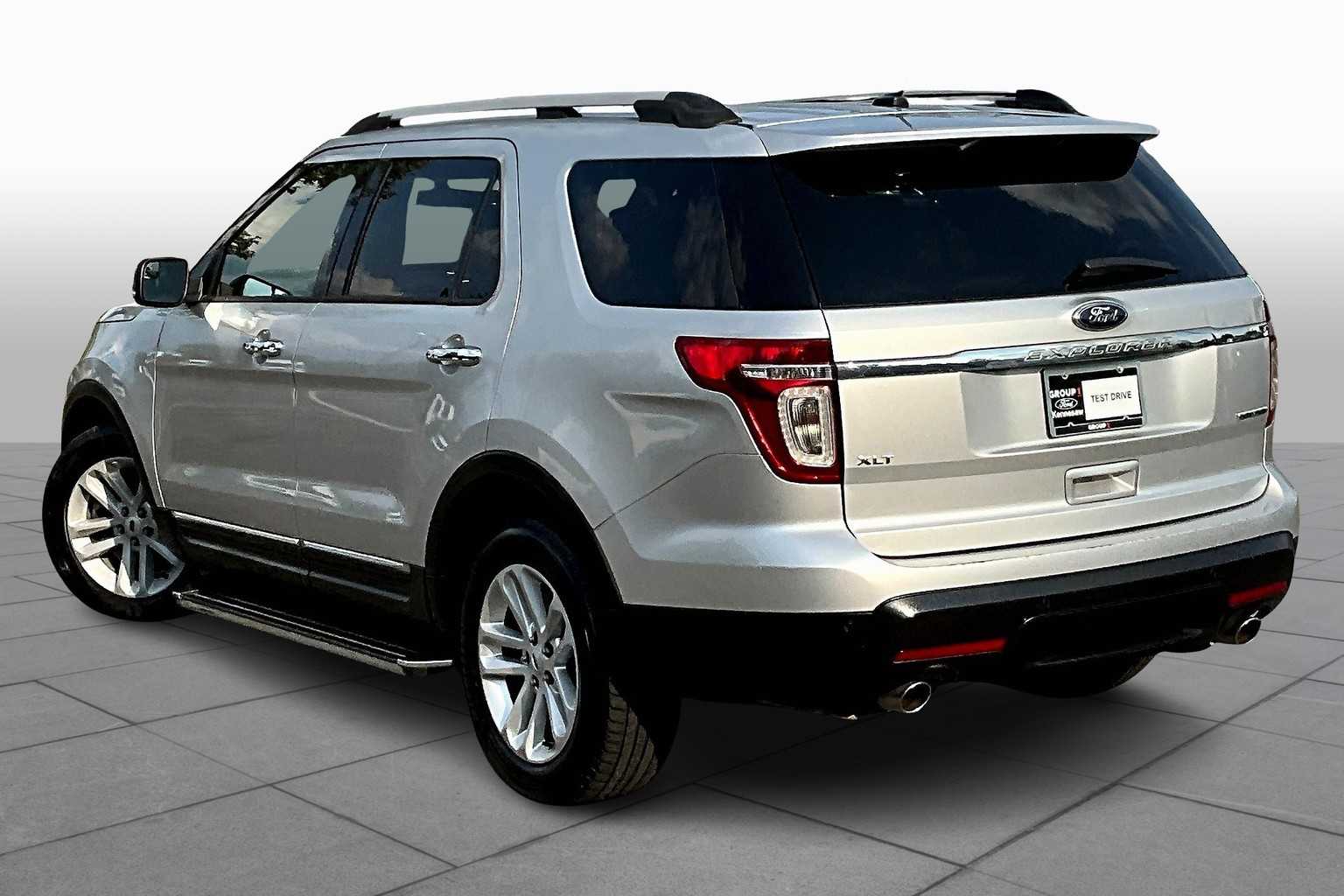 2013 Ford Explorer XLT photo 10
