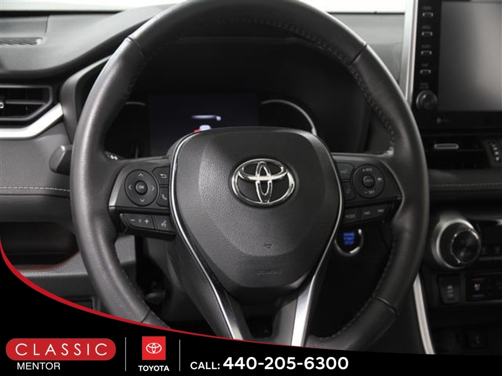 2022 Toyota RAV4 Limited photo 6