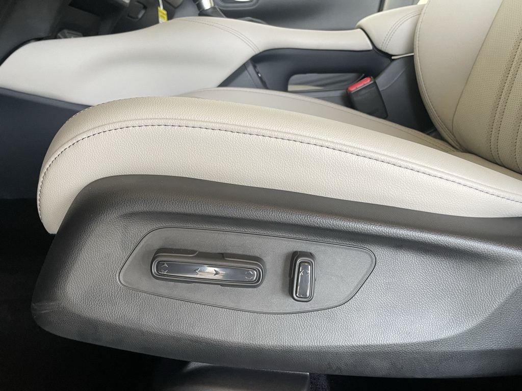 2026 Honda HR-V EX-L photo 7