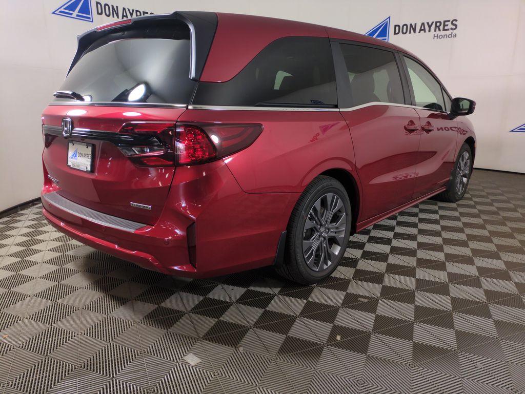 2026 Honda Odyssey Touring photo 5