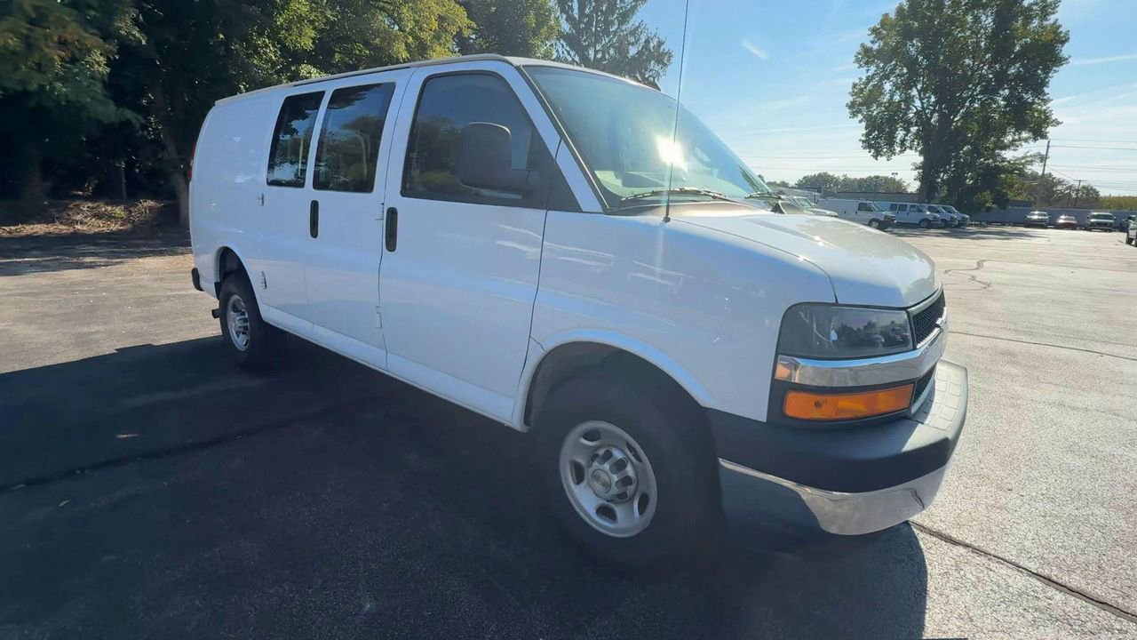 2023 Chevrolet Express Cargo Van photo 2