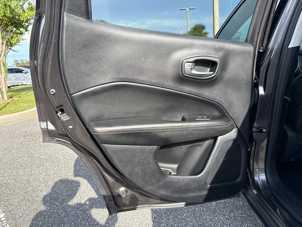 2019 Jeep Compass North Edition Latitude photo 10