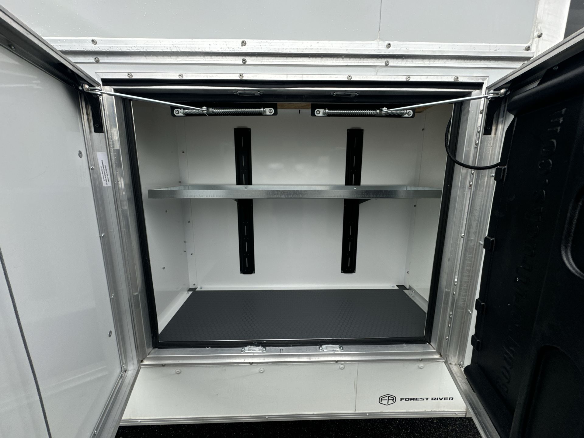 2026 Ford E-350 Base photo 4