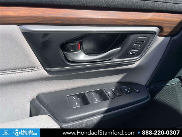 2022 Honda CR-V Hybrid Touring photo 15