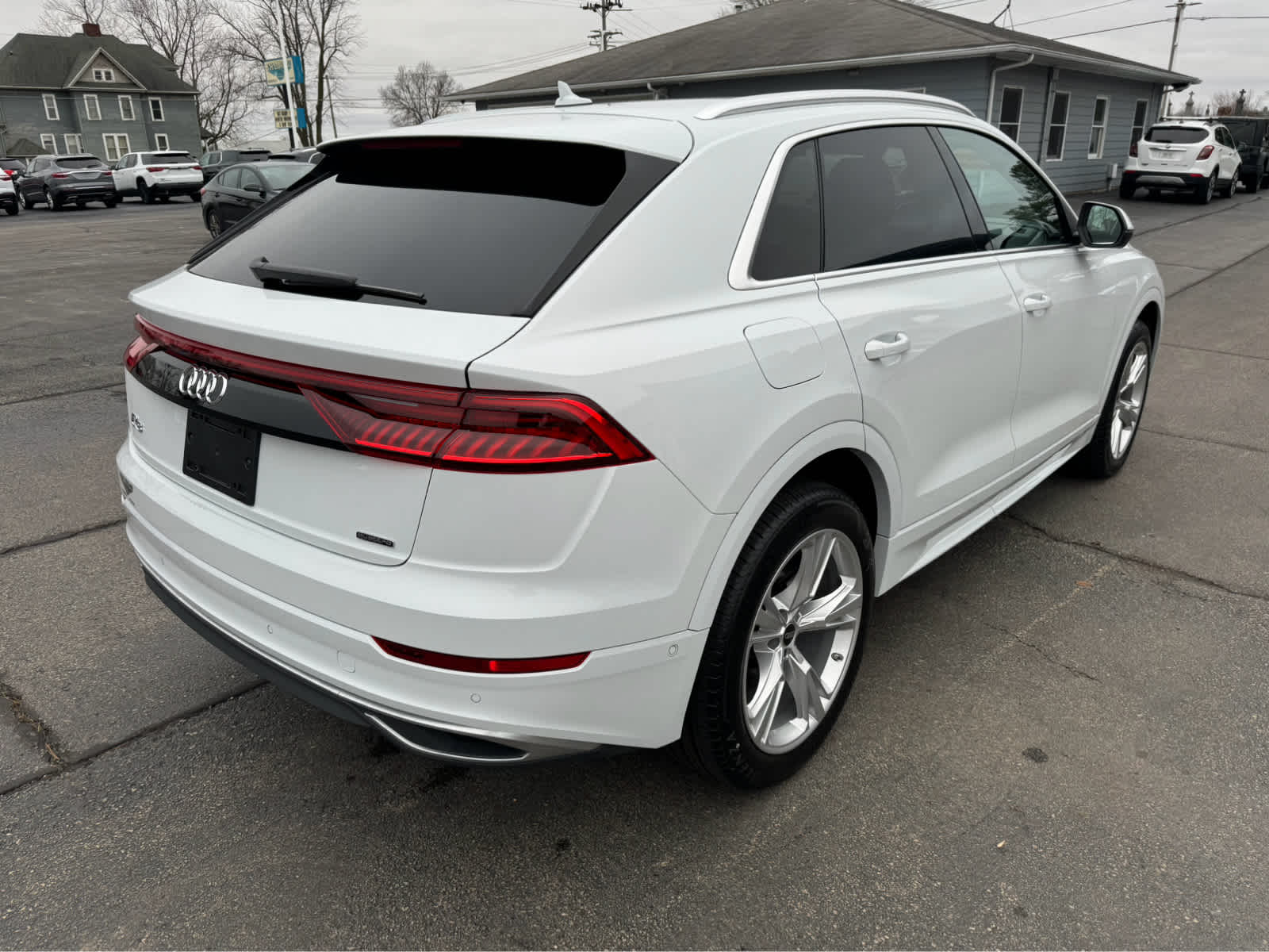 2022 Audi Q8 Premium Plus photo 3