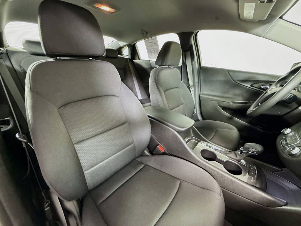 2024 Chevrolet Malibu LS photo 22