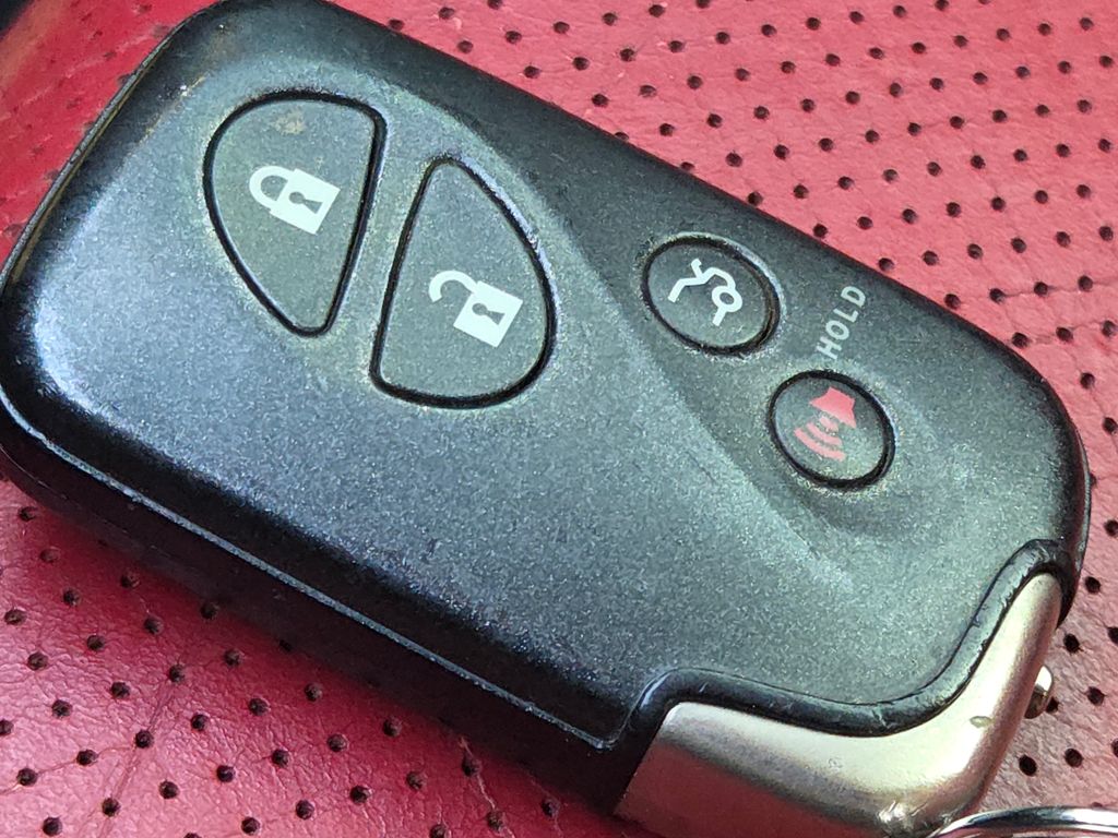2013 Lexus IS 350 photo 30