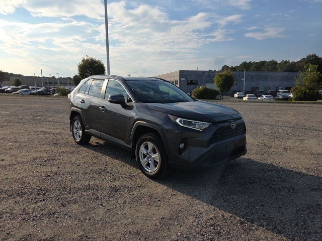 2019 Toyota RAV4 Hybrid XLE photo 6