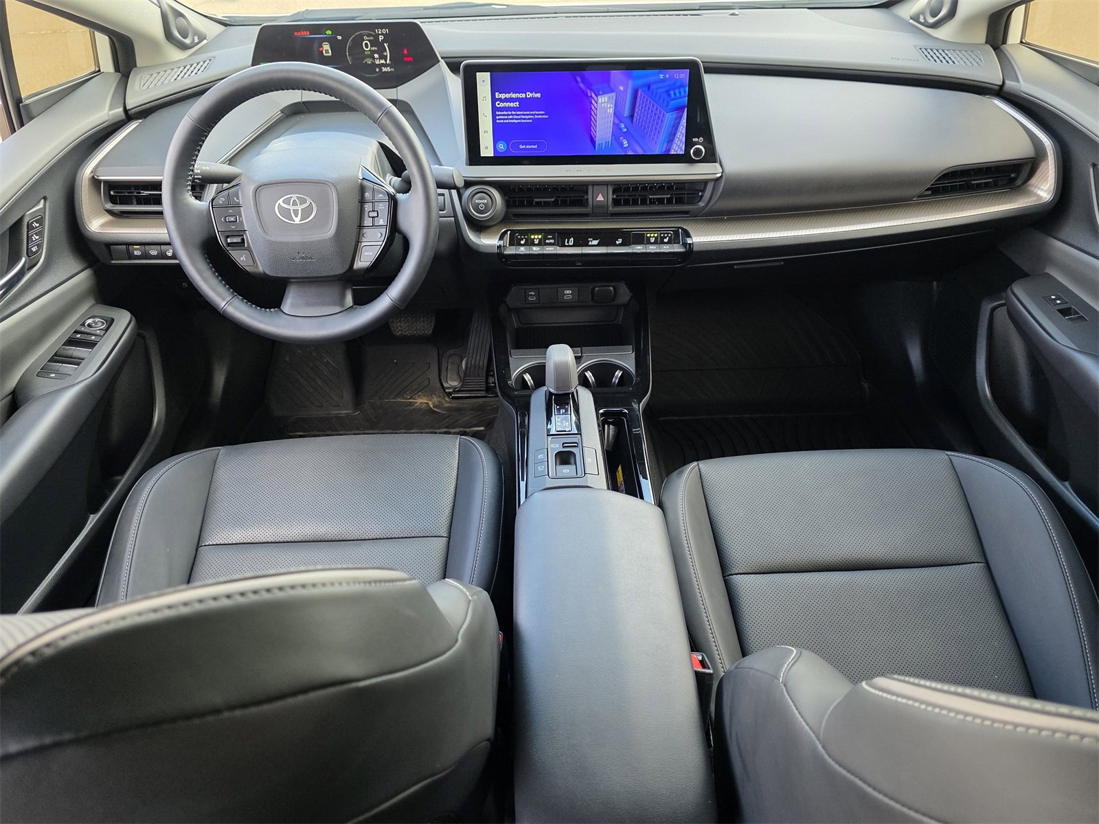 2024 Toyota Prius LE photo 18