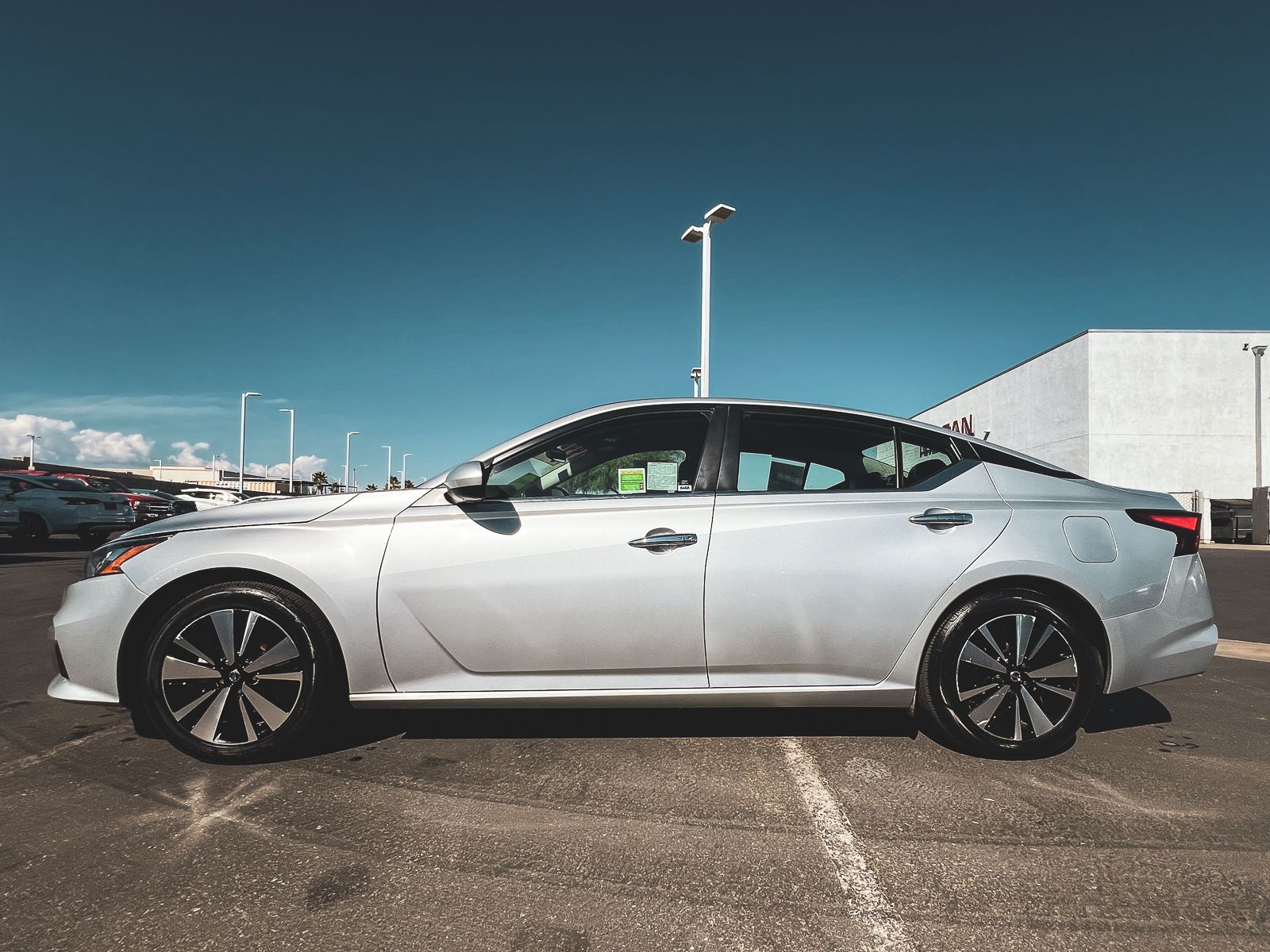2022 Nissan Altima 2.5 SV photo 2
