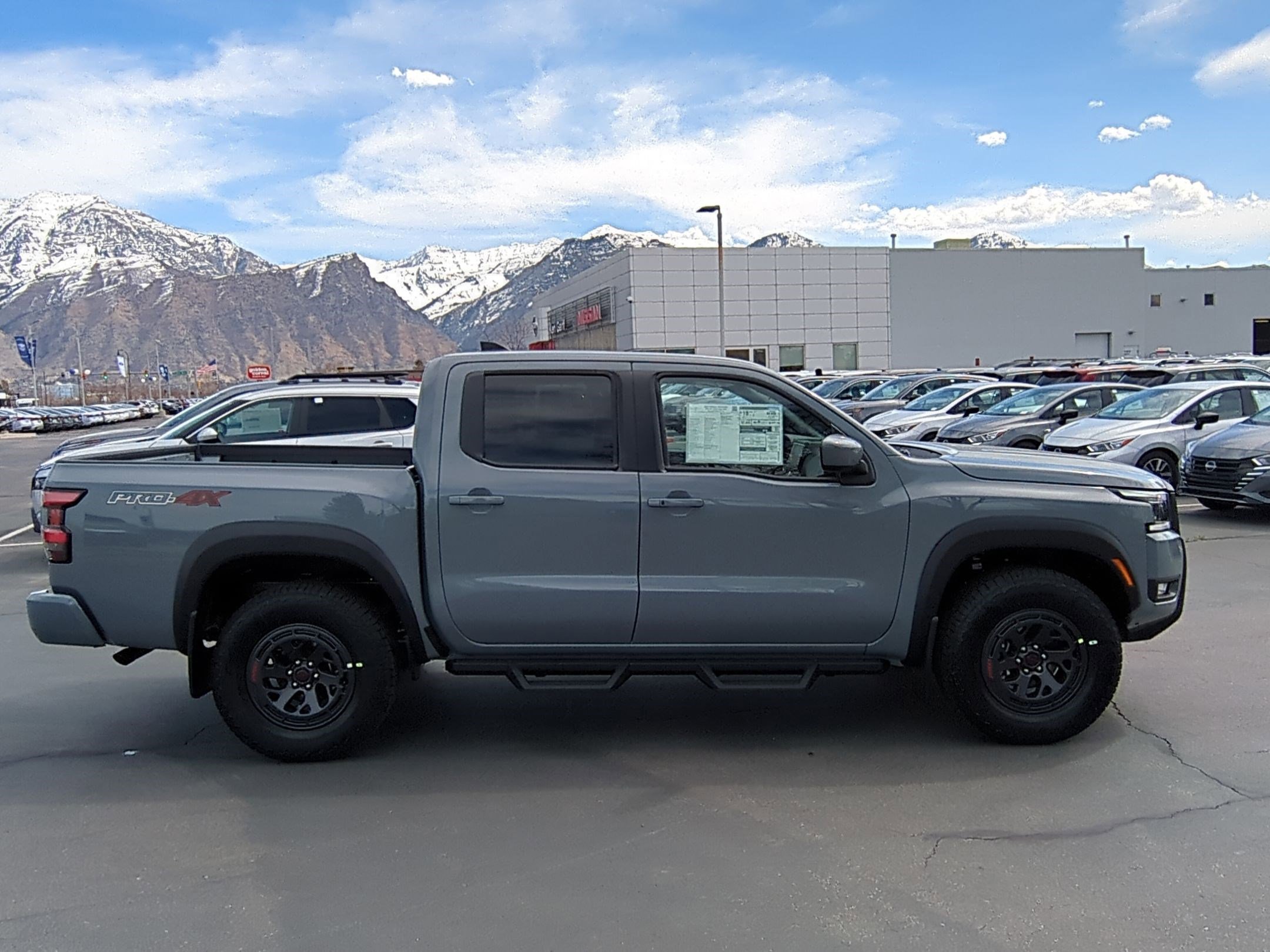 2025 Nissan Frontier PRO-4X photo 2