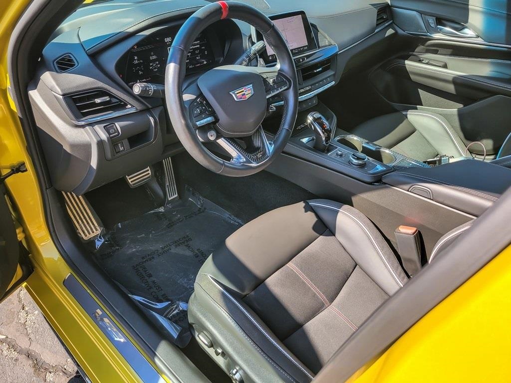 2024 Cadillac CT4 photo 9