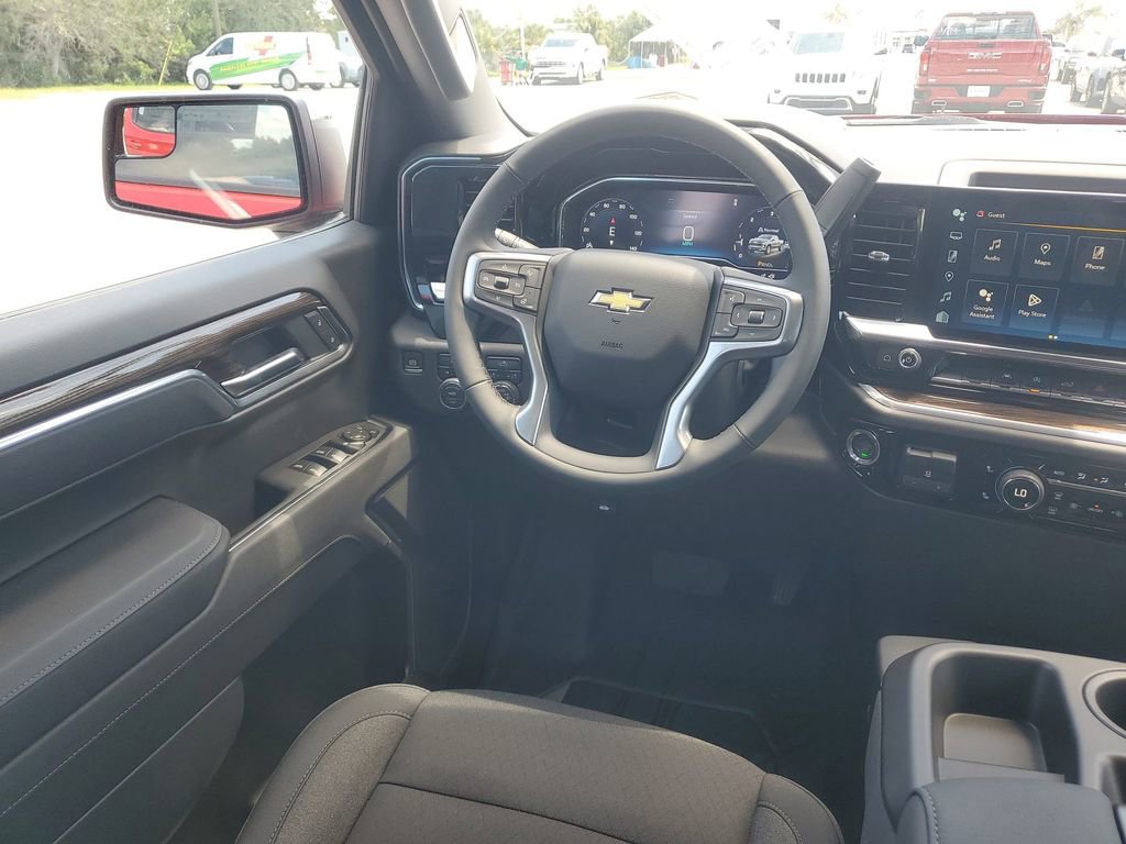 2025 Chevrolet Silverado 1500 LT photo 15