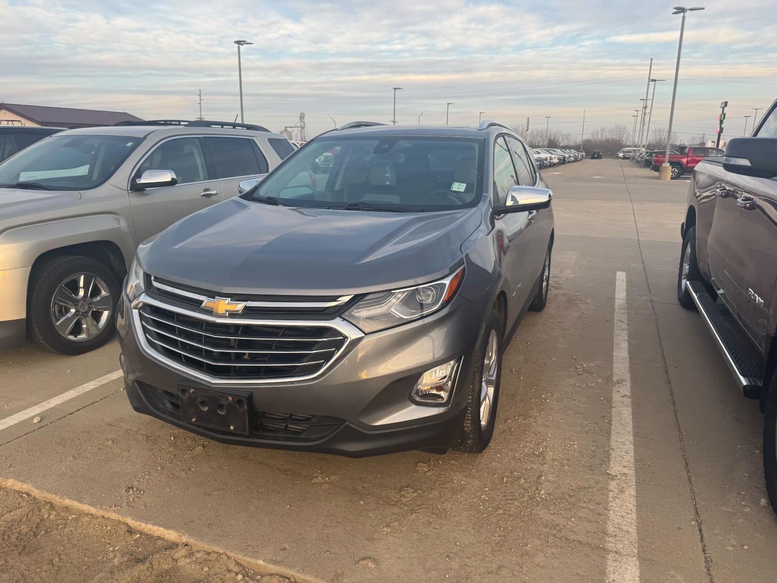 2018 Chevrolet Equinox Premier photo 2