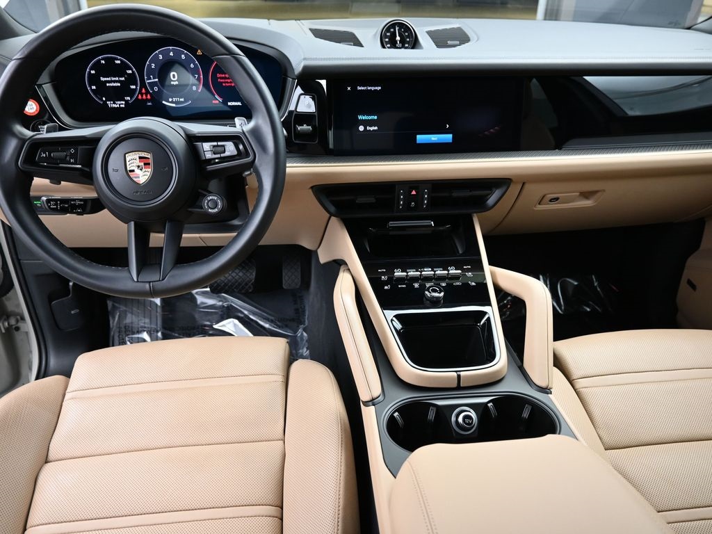 2024 Porsche Cayenne Coupe Base photo 5
