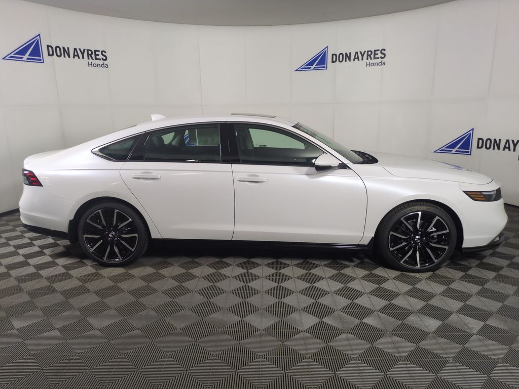 2025 Honda Accord Hybrid Touring photo 6