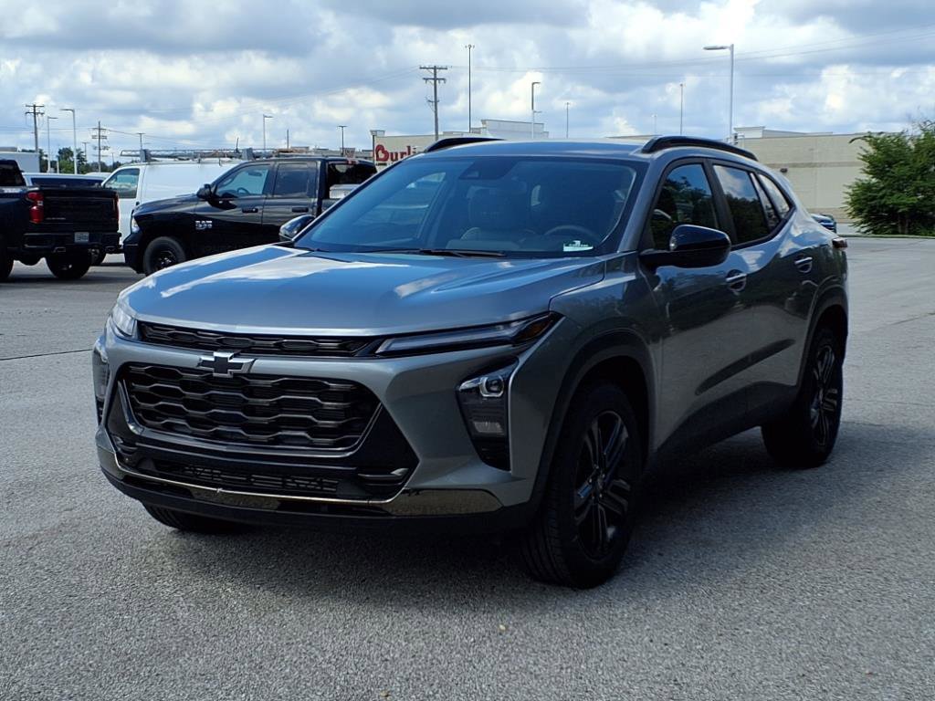 2025 Chevrolet Trax ACTIV photo 2