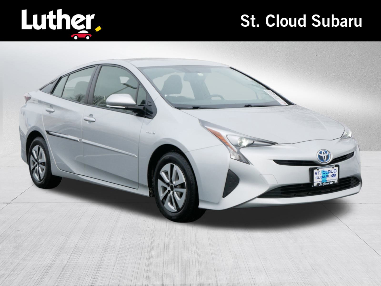 2016 Toyota Prius Three's photo