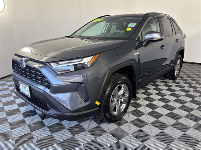 2024 Toyota RAV4 Hybrid XLE photo 3