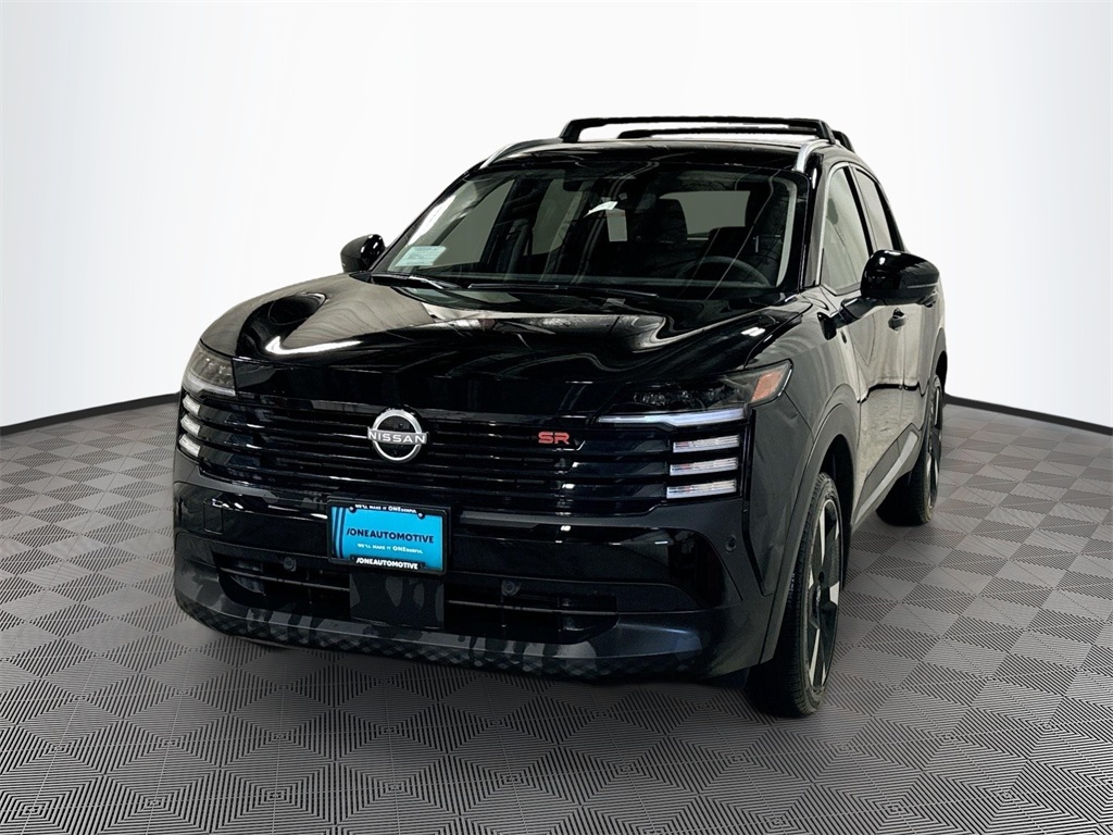 2025 Nissan Kicks SR AWD's photo