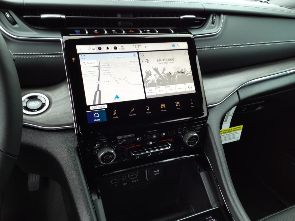 2024 Jeep Cherokee Overland 4xe photo 9