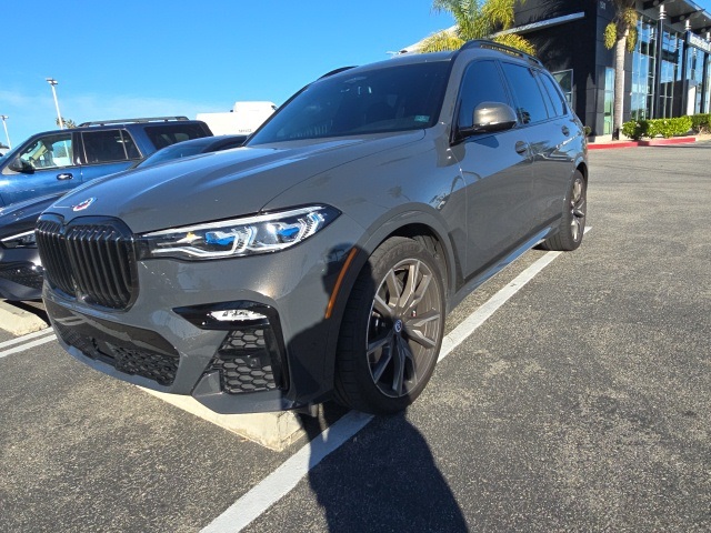 2022 BMW X7 M50i's photo