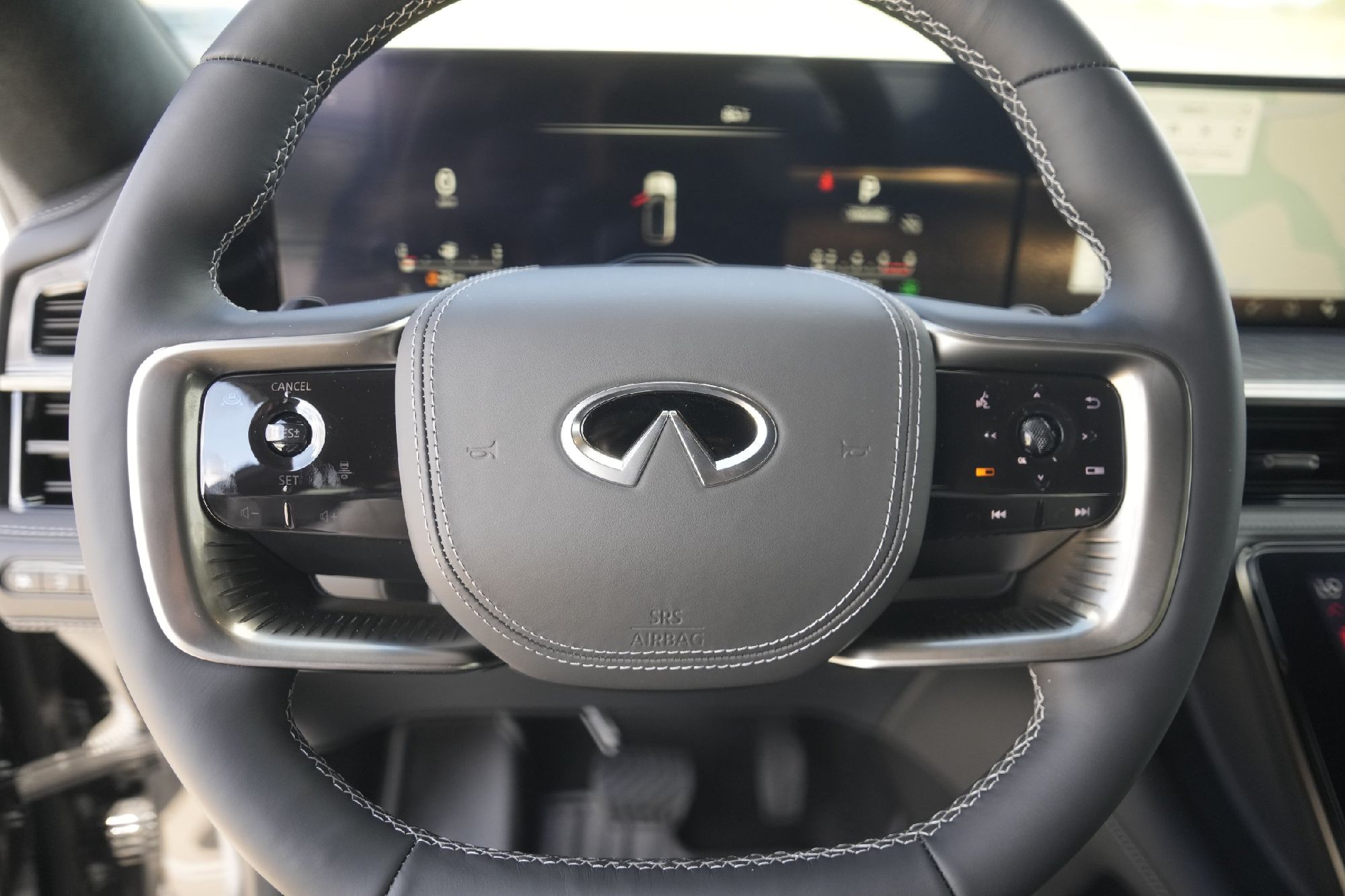 2025 Infiniti QX80 photo 8